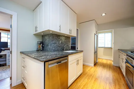 3519 Allan Road, North Vancouver For Sale - image 7