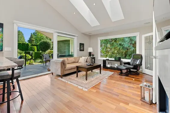 1160 14th Street, West Vancouver For Sale - image 11