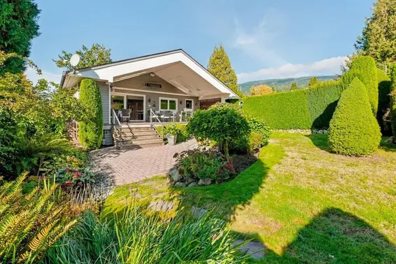 1160 14th Street, West Vancouver For Sale - image 2