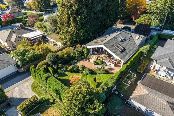 1160 14th Street, West Vancouver For Sale - image 32