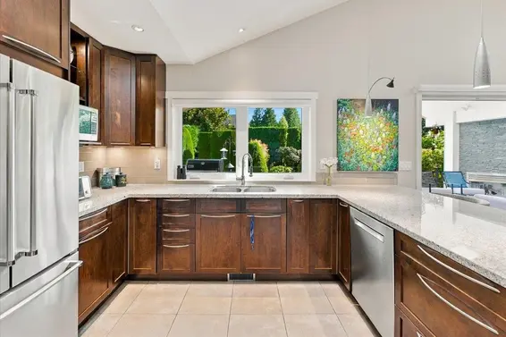 1160 14th Street, West Vancouver For Sale - image 8