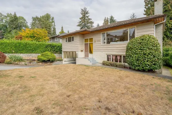1262 Eastview Road, North Vancouver