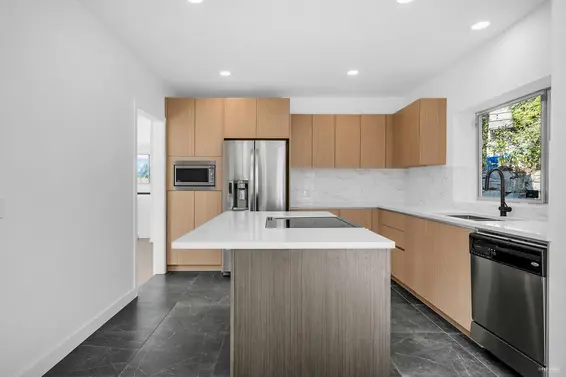 4809 Northwood Place, West Vancouver For Sale - image 9
