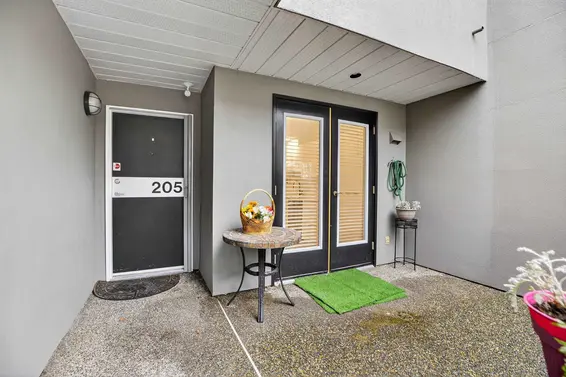 205 3151 Woodbine Drive, North Vancouver For Sale - image 5