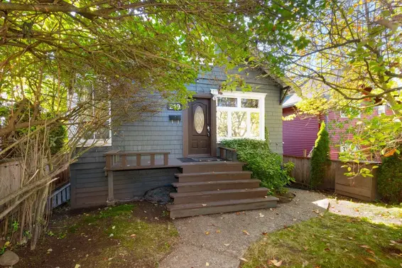 219 East 29th Street, North Vancouver For Sale - image 2
