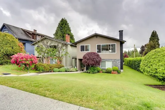 205 East 28th Street, North Vancouver