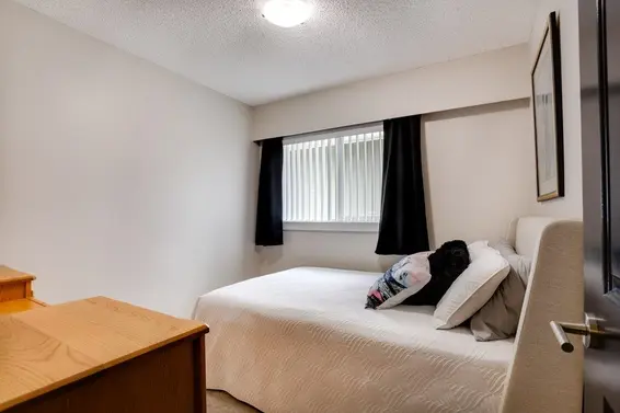 205 East 28th Street, North Vancouver For Sale - image 18
