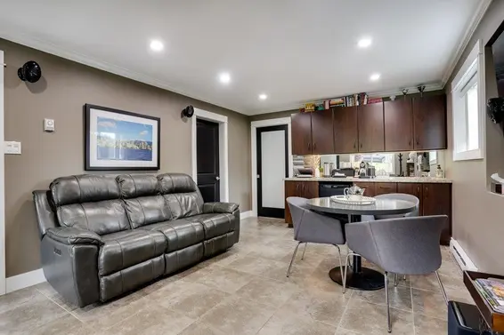205 East 28th Street, North Vancouver For Sale - image 22