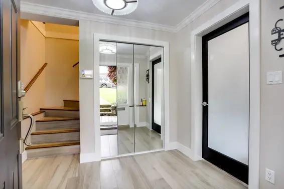 205 East 28th Street, North Vancouver For Sale - image 3