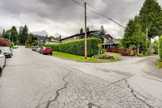 205 East 28th Street, North Vancouver For Sale - image 32