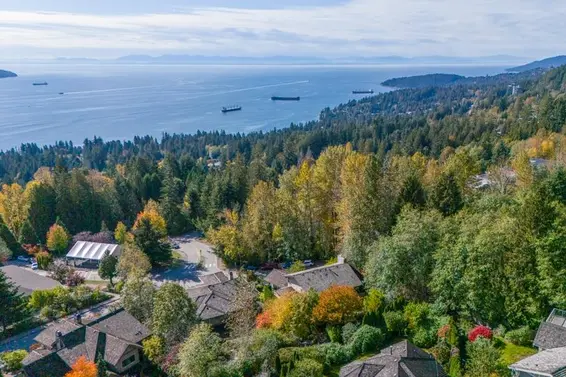 2611 Chelsea Court, West Vancouver For Sale - image 3