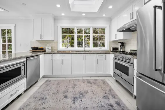 5478 Greenleaf Road, West Vancouver For Sale - image 12