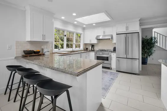 5478 Greenleaf Road, West Vancouver For Sale - image 13