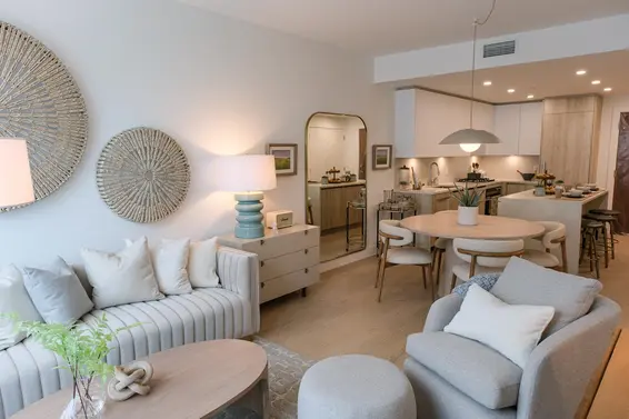 305 423 6th Street, West Vancouver For Sale - image 3