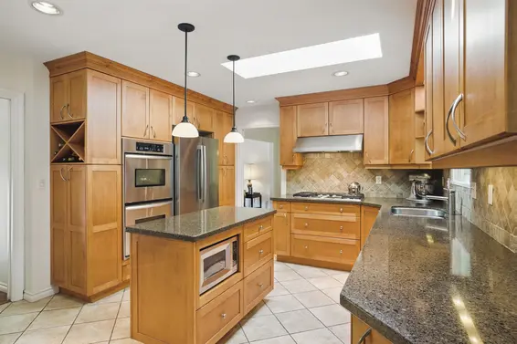 3670 Rutherford Crescent, North Vancouver For Sale - image 8