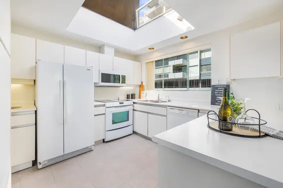 205 565 17th Street, West Vancouver For Sale - image 13