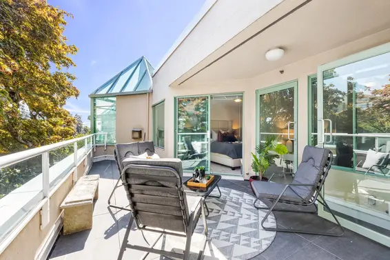 205 565 17th Street, West Vancouver For Sale - image 2