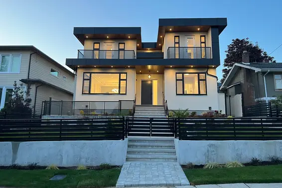 214 West 24th Street, North Vancouver For Sale - image 3