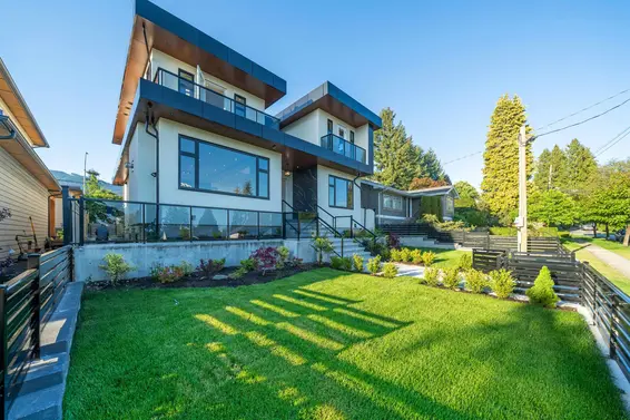 214 West 24th Street, North Vancouver For Sale - image 4