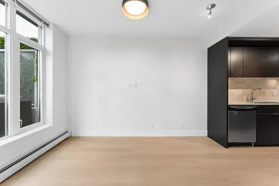 306 1320 Chesterfield Avenue, North Vancouver For Sale - image 11