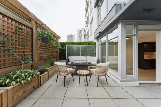 306 1320 Chesterfield Avenue, North Vancouver For Sale - image 2
