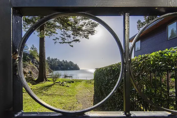 6760 Batchelor Bay Place, West Vancouver