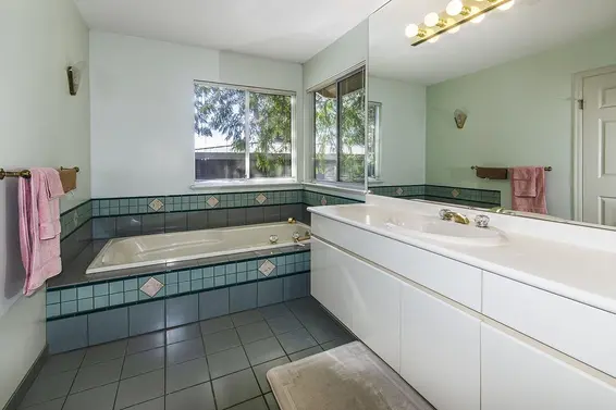 6760 Batchelor Bay Place, West Vancouver For Sale - image 35