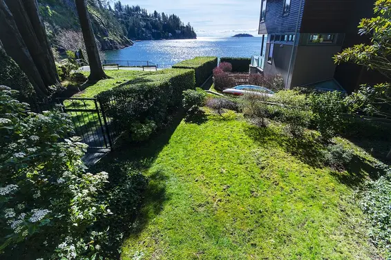 6760 Batchelor Bay Place, West Vancouver For Sale - image 8