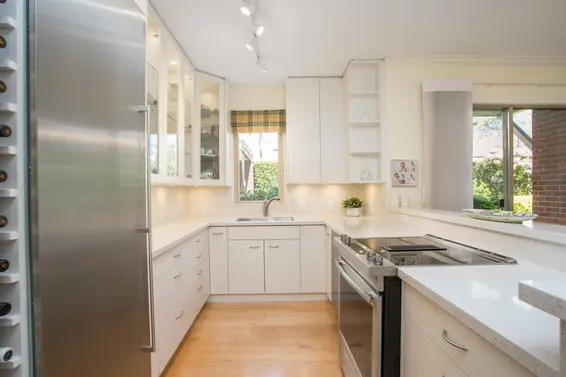110 843 22nd Street, West Vancouver