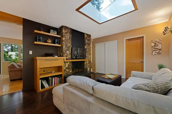 2344 Hyannis Drive, North Vancouver For Sale - image 12