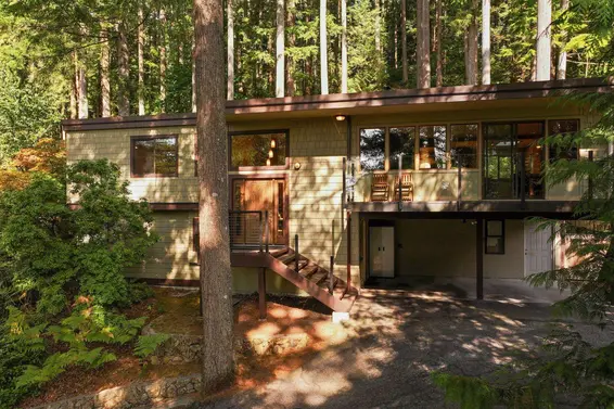 2344 Hyannis Drive, North Vancouver For Sale - image 2