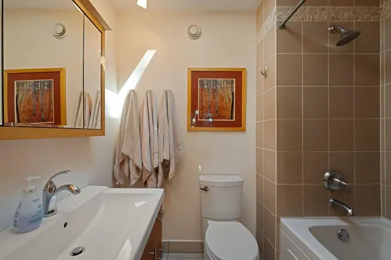 2344 Hyannis Drive, North Vancouver For Sale - image 27