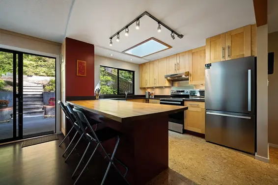 2344 Hyannis Drive, North Vancouver For Sale - image 7