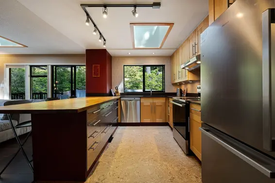 2344 Hyannis Drive, North Vancouver For Sale - image 8