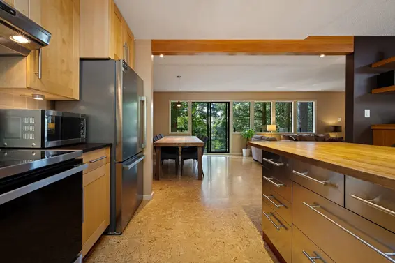 2344 Hyannis Drive, North Vancouver For Sale - image 9