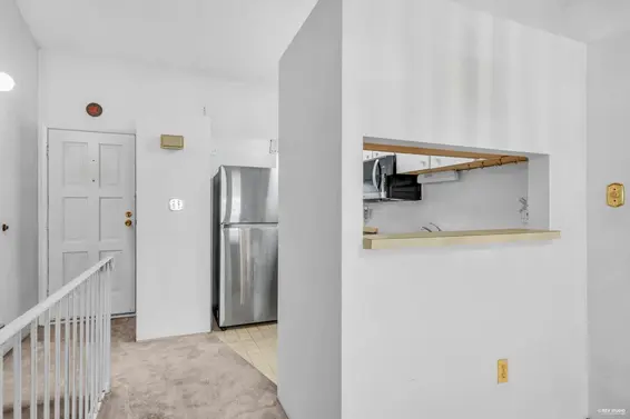 410 1363 Clyde Avenue, West Vancouver For Sale - image 19