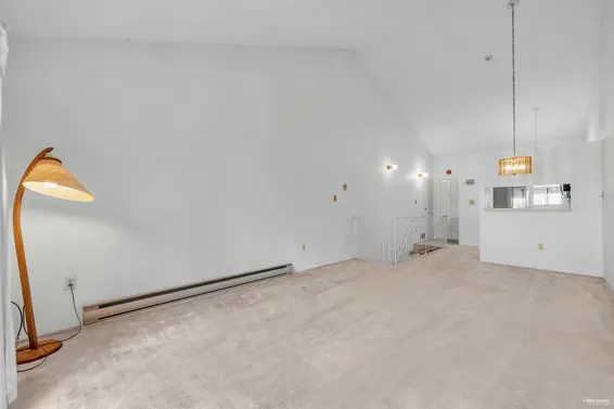 410 1363 Clyde Avenue, West Vancouver For Sale - image 4