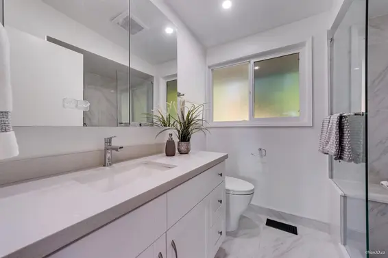 667 Plymouth Drive, North Vancouver For Sale - image 2