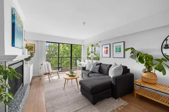 303 120 East 5th Street, North Vancouver