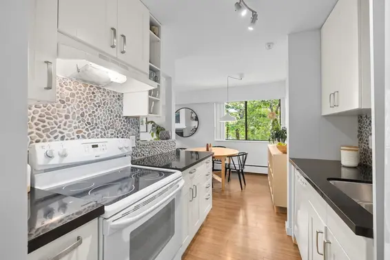 303 120 East 5th Street, North Vancouver For Sale - image 12