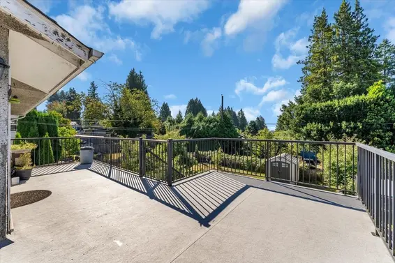 135 East 27 Street, North Vancouver For Sale - image 11