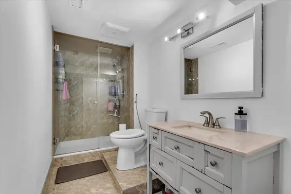 135 East 27 Street, North Vancouver For Sale - image 18