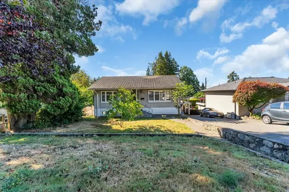 135 East 27 Street, North Vancouver For Sale - image 2
