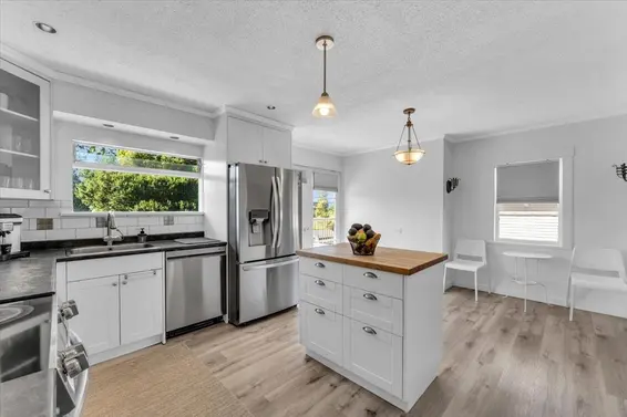 135 East 27 Street, North Vancouver For Sale - image 7
