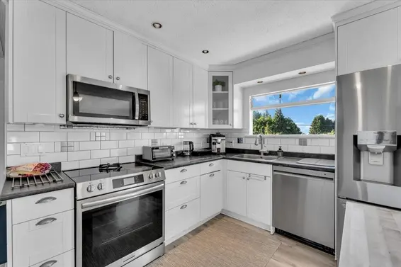 135 East 27 Street, North Vancouver For Sale - image 8