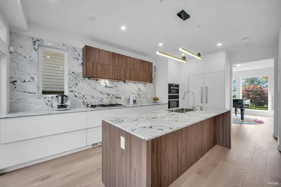 2175 Kings Avenue, West Vancouver For Sale - image 14