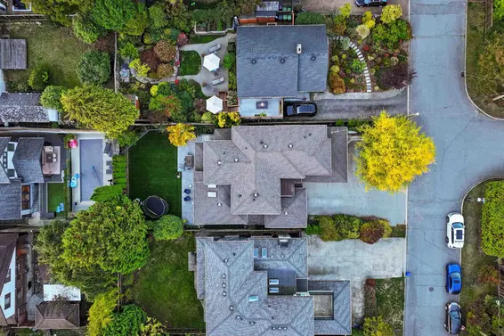 2775 Lyndene Road, North Vancouver For Sale - image 2