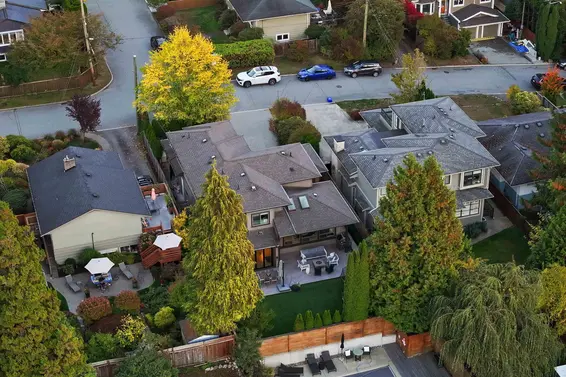 2775 Lyndene Road, North Vancouver For Sale - image 40