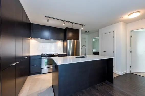 302 1677 Lloyd Avenue, North Vancouver For Sale - image 2