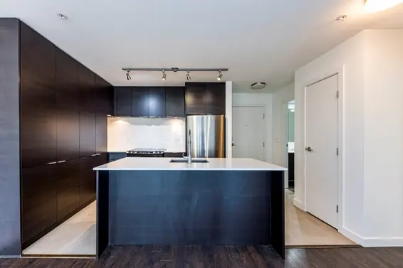 302 1677 Lloyd Avenue, North Vancouver For Sale - image 4